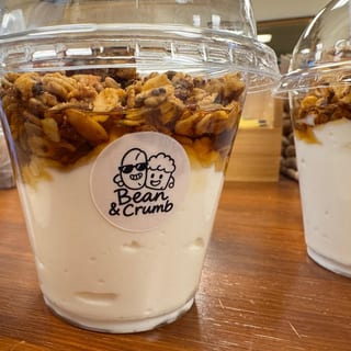 Maple & crumb yogurt cup